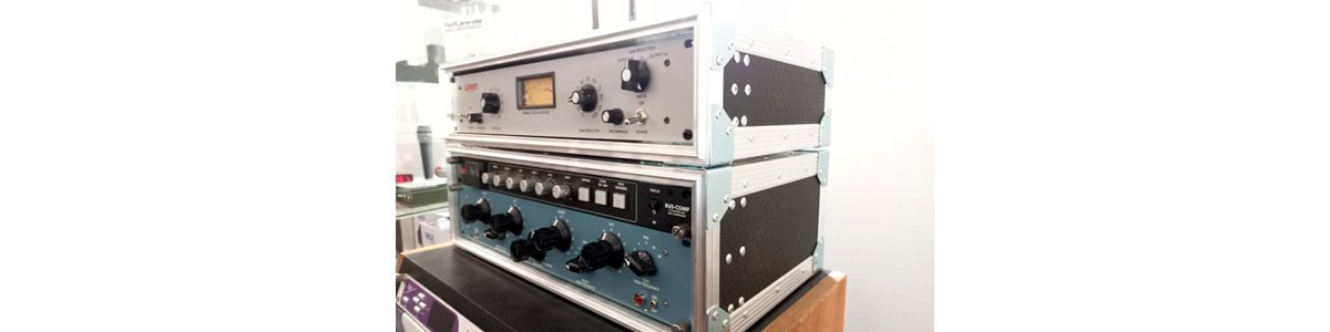 RACKS Y CASES - https://www.cromaonline.cl/