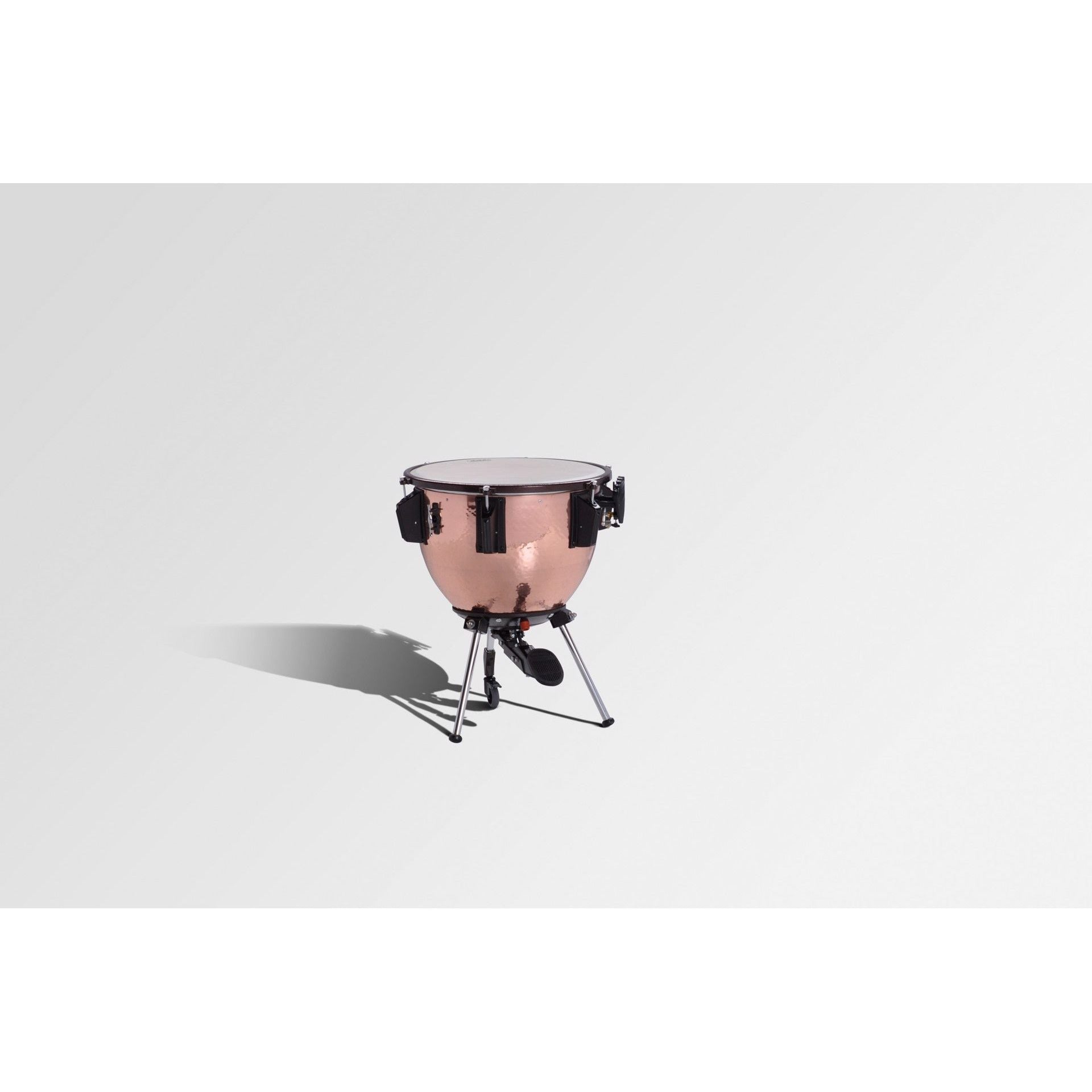 Adams Timbal universal, 23", caldera de cobre martillado parabólico con afinador fino - https://www.cromaonline.cl/