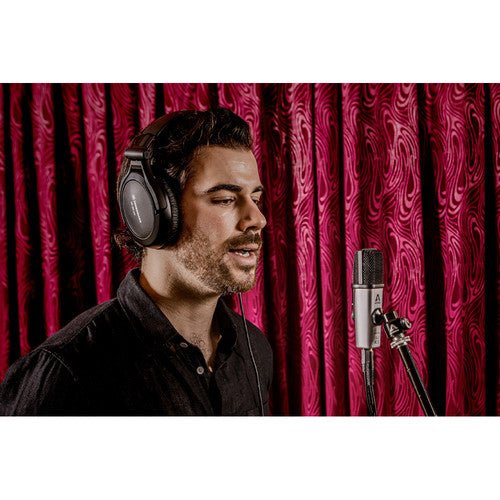 Apogee MiC Plus - https://www.cromaonline.cl/