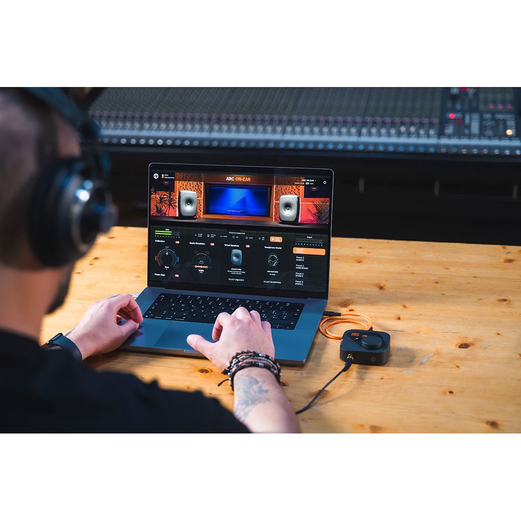 IK Multimedia ARC on Ear - Amplificador de audífonos y DAC