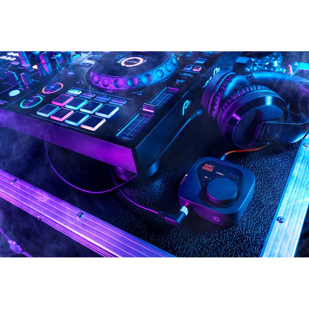 IK Multimedia ARC on Ear - Amplificador de audífonos y DAC