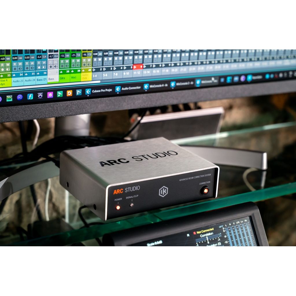 IK Multimedia ARC Studio - Sistema de corrección acústica digital independiente - https://www.cromaonline.cl/