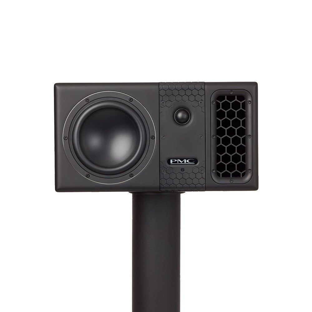 PMC PMC6 - Par de monitores activos de 6" - https://www.cromaonline.cl/