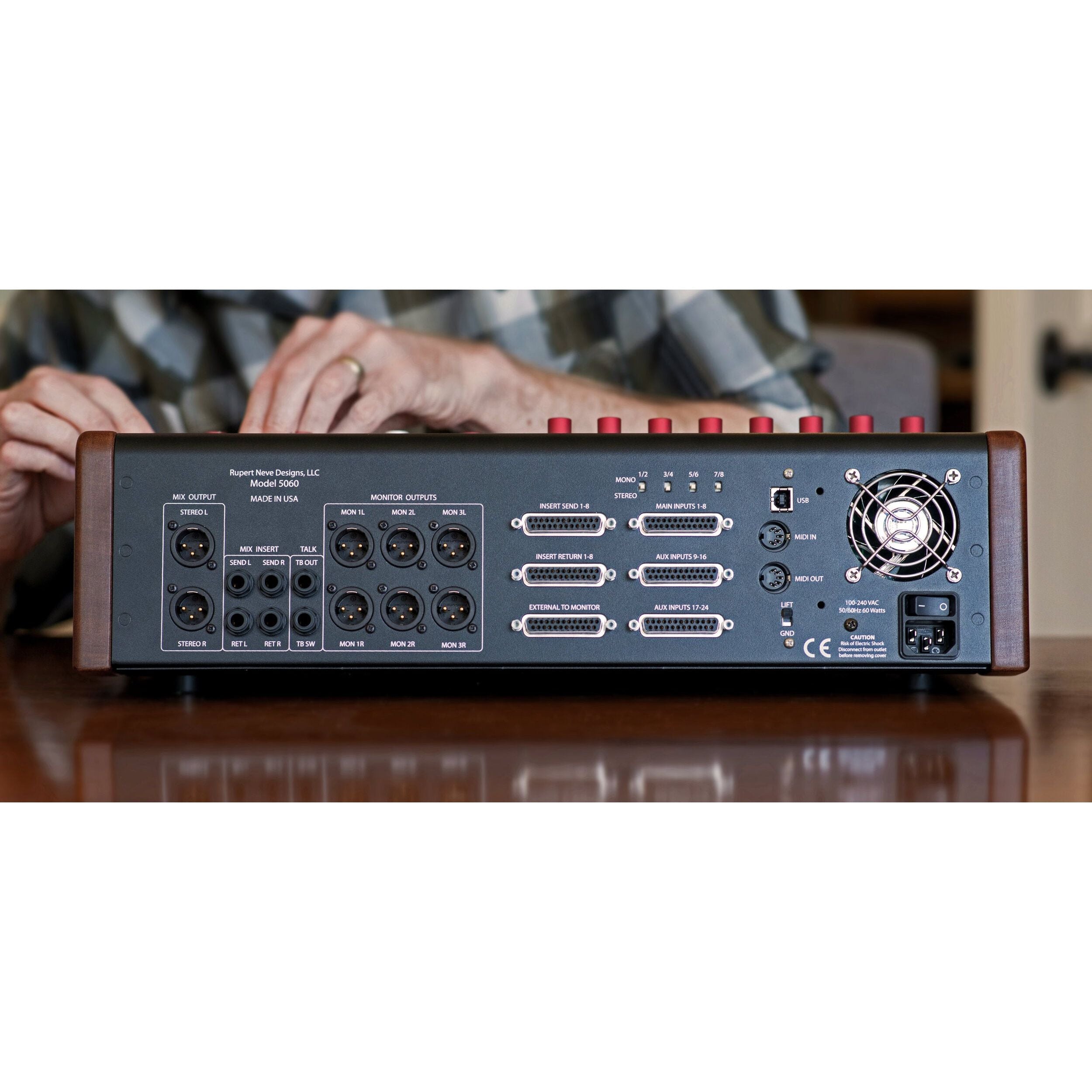 Rupert Neve 5060 Centerpiece - Mixer de sobremesa, 24 x 2 - https://www.cromaonline.cl/