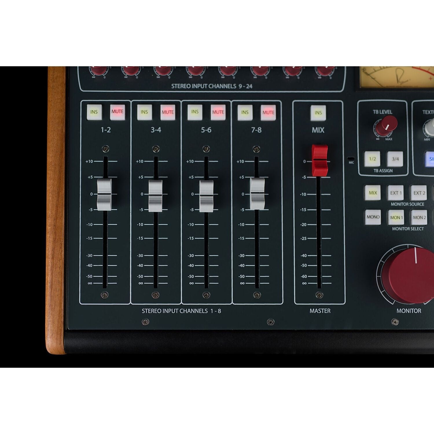 Rupert Neve 5060 Centerpiece - Mixer de sobremesa, 24 x 2 - https://www.cromaonline.cl/