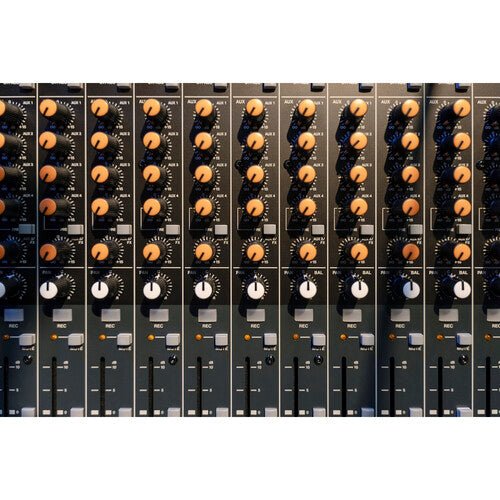 TASCAM Model 2400 - Consola de grabación analógica de 24 pistas con interfaz de audio - https://www.cromaonline.cl/