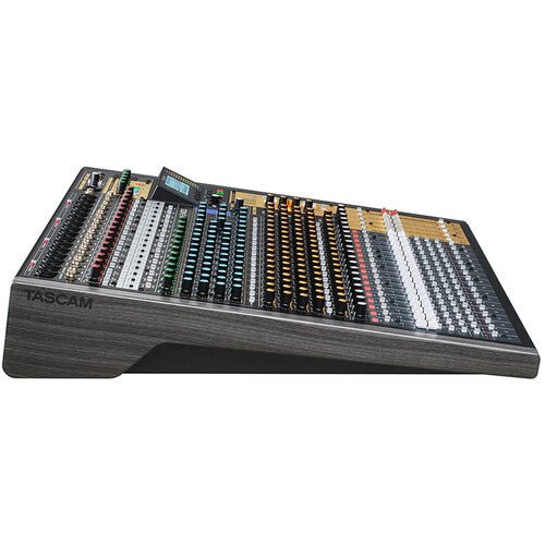 TASCAM Model 2400 - Consola de grabación analógica de 24 pistas con interfaz de audio - https://www.cromaonline.cl/