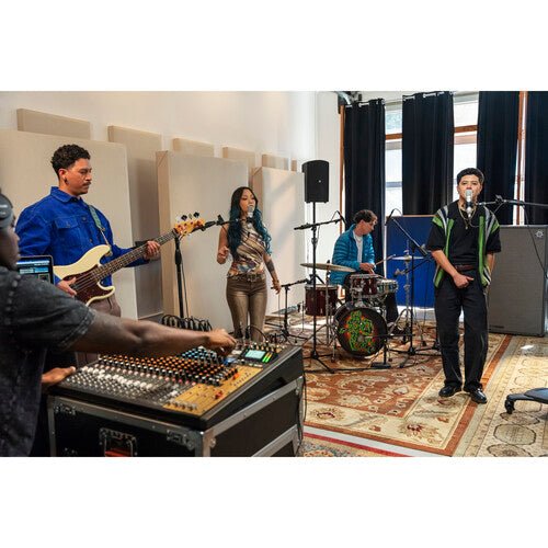 TASCAM Model 2400 - Consola de grabación analógica de 24 pistas con interfaz de audio - https://www.cromaonline.cl/