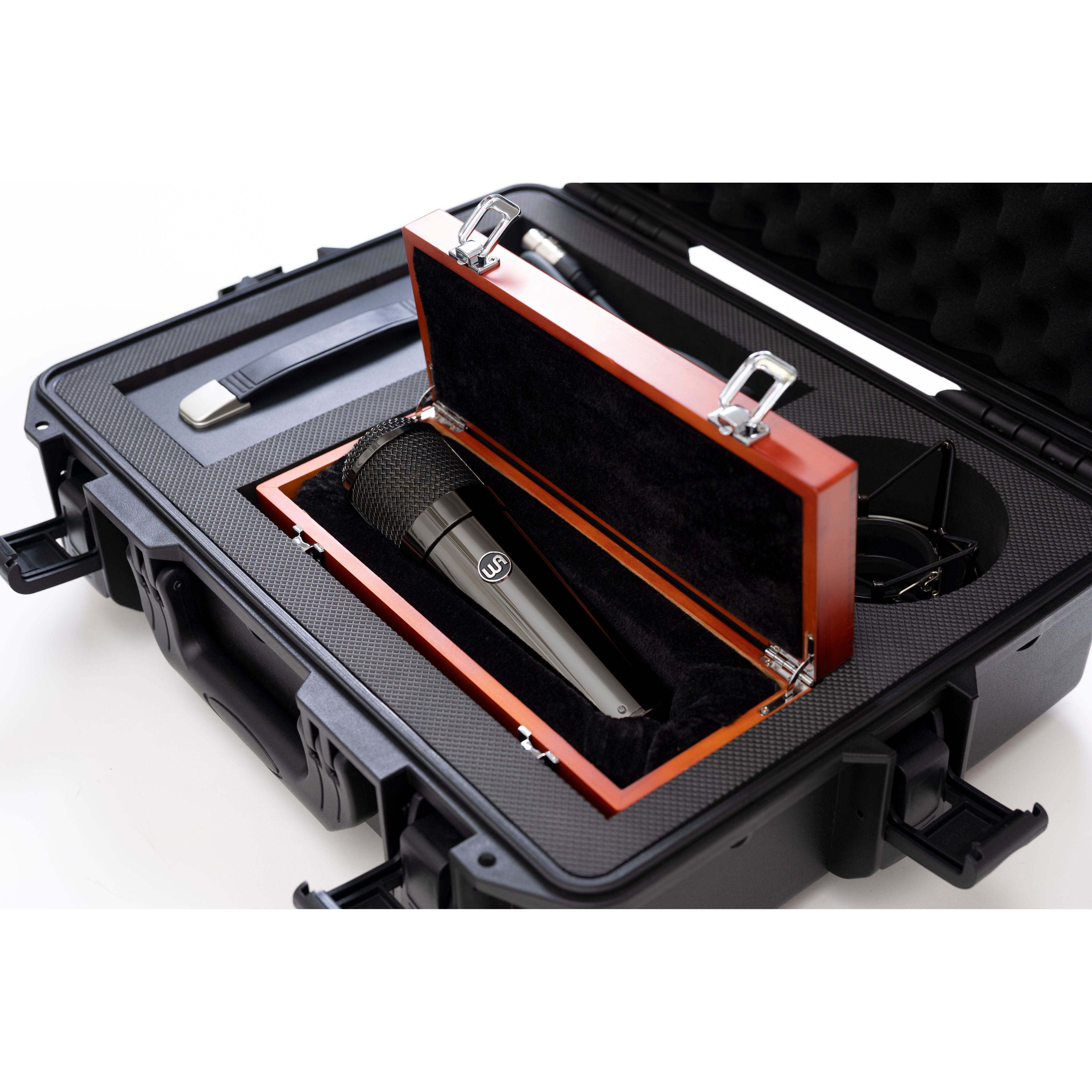 Warm Audio WA47T Micrófono de Condesador color Titanium - https://www.cromaonline.cl/