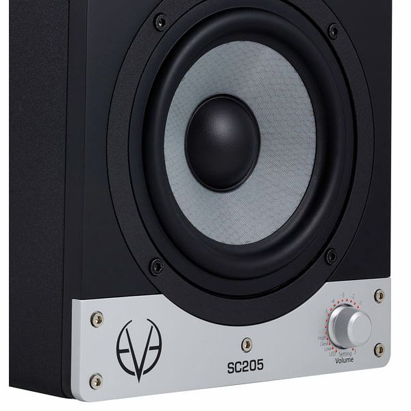 Eve Audio SC205 - Monitor de estudio activo de 2 vías de 5" (PRE-ORDER)!!! - https://www.cromaonline.cl/