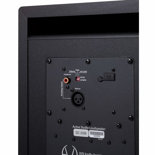 EVE Audio SC208 - Monitor de estudio activo de 2 vías de 8" (PRE-ORDER)!!! - https://www.cromaonline.cl/