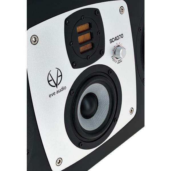 EVE Audio SC4070 - Monitor de estudio activo de 3 vías de 7" (PRE-ORDER)!!! - https://www.cromaonline.cl/