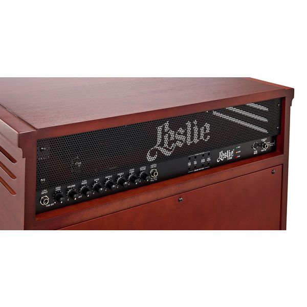 Hammond 3300W - Leslie 15" de 300W, terminación madera - https://www.cromaonline.cl/