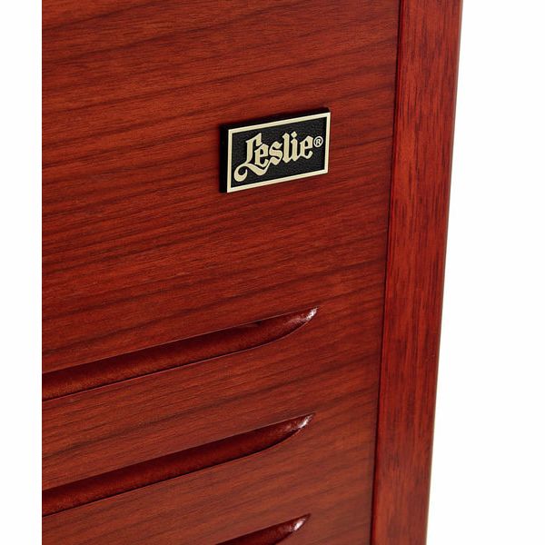 Hammond 3300W - Leslie 15" de 300W, terminación madera - https://www.cromaonline.cl/