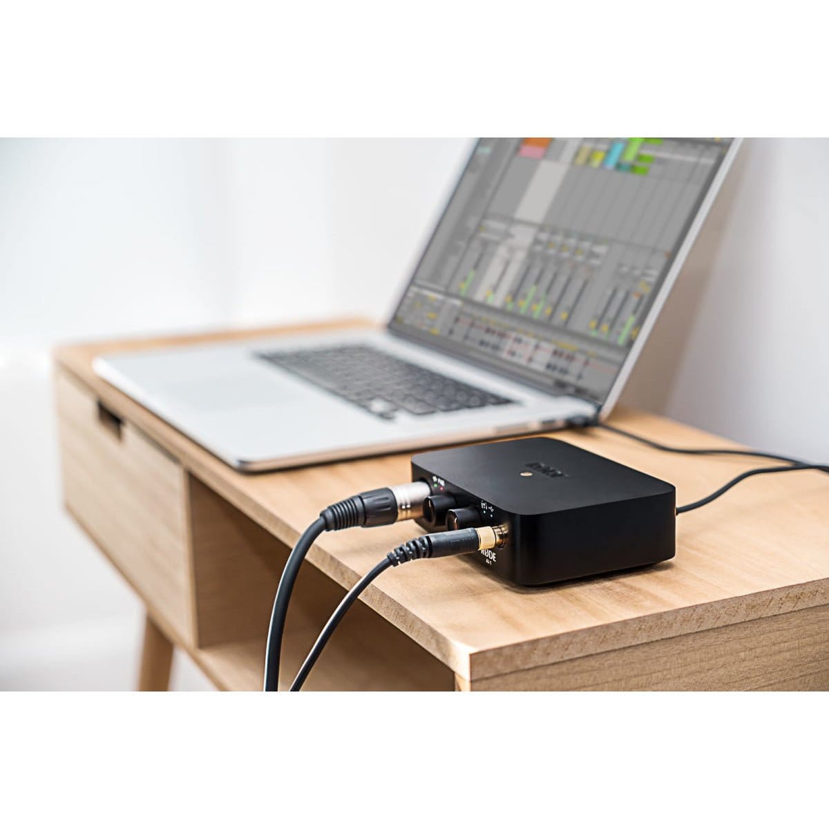 Rode Ai-1 - https://www.cromaonline.cl/