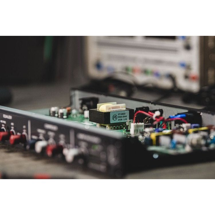 Rupert Neve Newton Channel - Mic Pre + EQ + Compresor con Silk - https://www.cromaonline.cl/