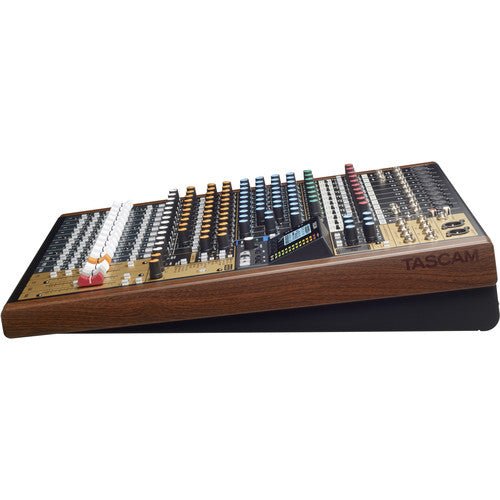 Tascam Model 16 - Mixer/Interfaz de 16 canales - https://www.cromaonline.cl/