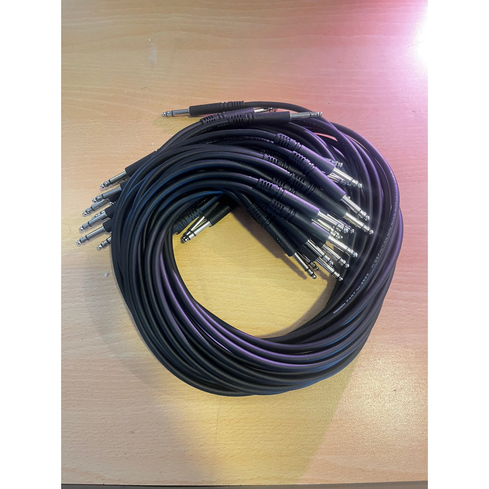 l Redco RJM2400 es un cable de conexión de alta calidad diseñado para su uso en bahías de parcheo (patchbays)