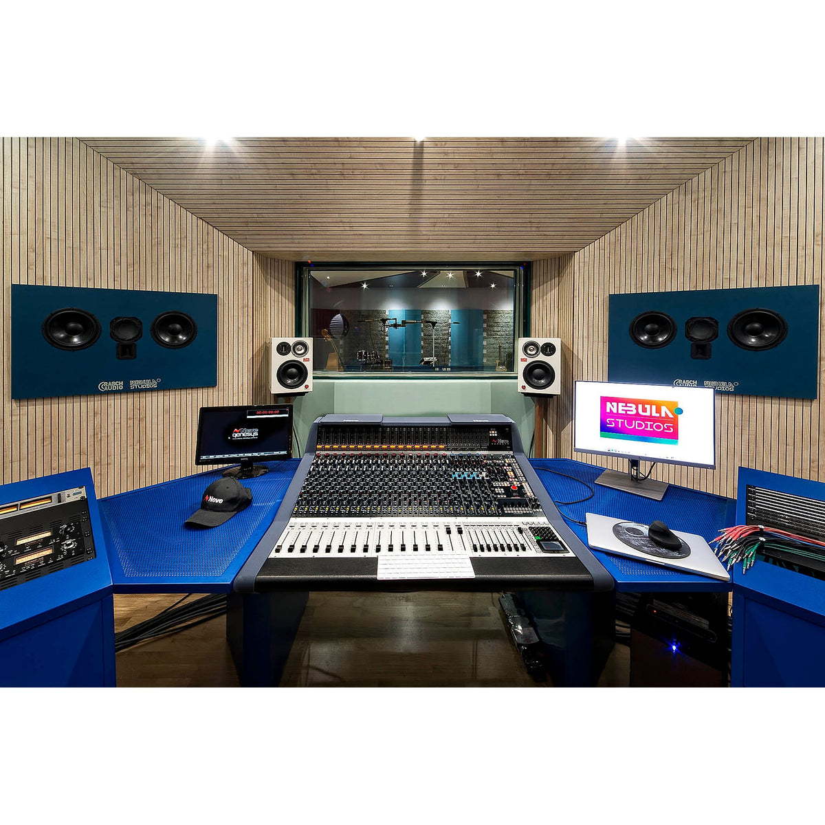 AMS Neve Genesys G32 en estudio