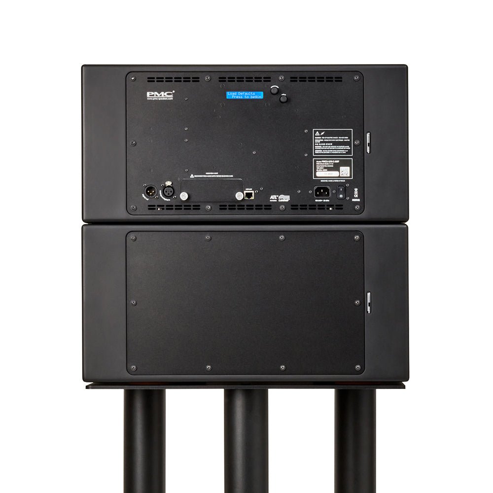 PMC PMC 8.2 - Par de Monitores activos 8" de 3 vías - https://www.cromaonline.cl/