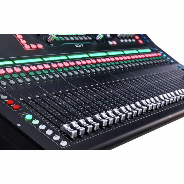 Allen&Heath SQ7 - Mixer Digital de 48-canales de 33 Faders (PRE-ORDER)!!! - https://www.cromaonline.cl/