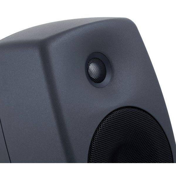 Genelec 8330A - Monitor de estudio activo de 5" y 100 watts (PRE-ORDER)!!! - https://www.cromaonline.cl/